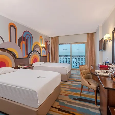 Megasaray Westbeach Hotell